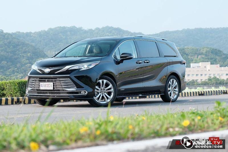 《Toyota Sienna Hybrid 铂金版》试驾报导｜内装豪华真满意 油电操驾更惬意